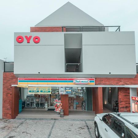 Отель Oyo 780 Acg House Kalibata Syariah Джакарта Экстерьер фото